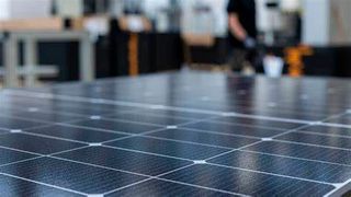 Die Thalheimer Solarzellenproduktion von Meyer Burger soll ab dem 1. Mai in Kurzarbeit gehen, wie jetzt bekannt wurde ... (Bild: Meyer Burger)