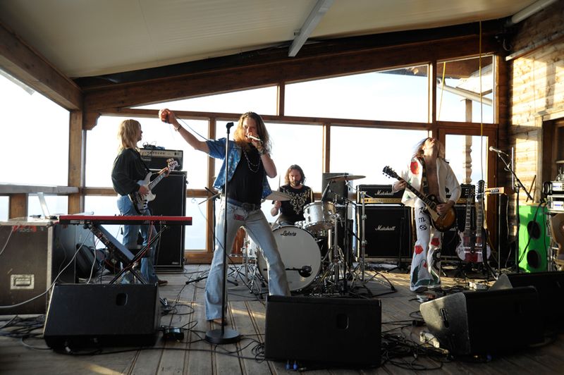 Musikalische Unterhaltung auf fast 2.000 Meter: Boot Led Zeppelin heizten ein.  (Bild: Barracuda)