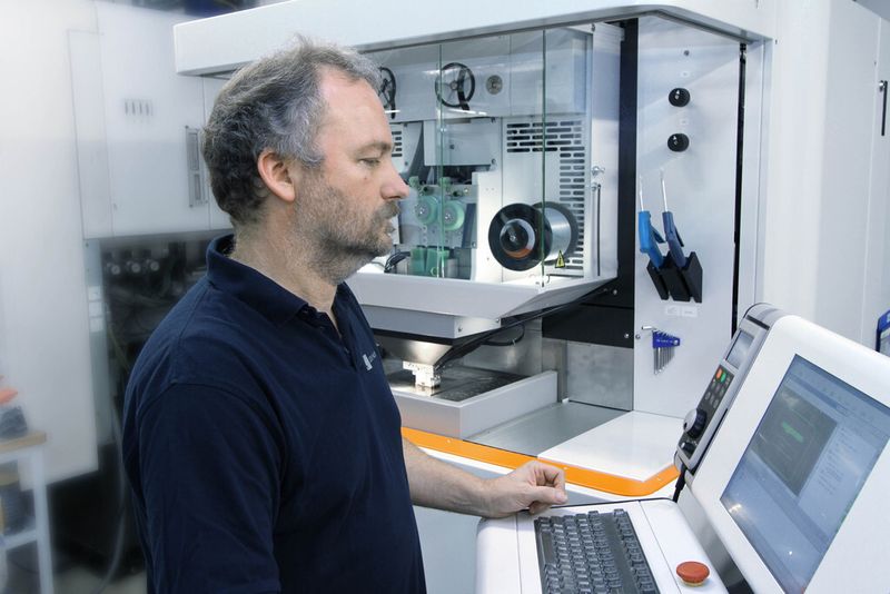 Gerd Renninger von Leicht + Müller: „Wir erreichen auf der CUT 1000 eine Oberflächengüte mit einem mittleren Rauwert von Ra 0,1. Das ist schon sehr gut.“ (Bild: GF)