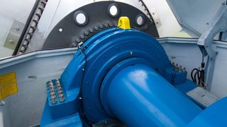 Je größer der Wellendurchmesser eines Antriebs oder Generators, desto schwieriger gestaltet sich die Montage der Drehgeber. Kompromisse ließen sich bislang daher kaum vermeiden. (Bild: Baumer)