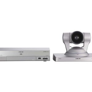 Das HD-Videokonferenzsystem PCS-XG80 ermöglicht Multipoint-Konferenzen mit bis zu sechs Teilnehmern.