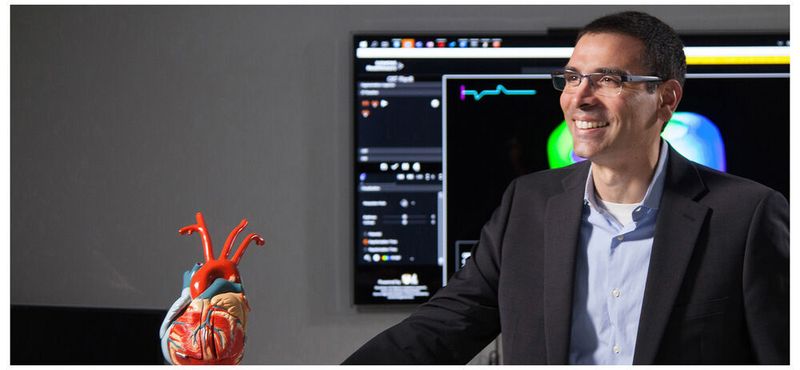 Auch in der Kategorie „Talente“ ist Tommaso Mansi ausgezeichnet, der einen digitalen Zwilling des menschlichen Herzens erstellt hat. Das soll dabei helfen, die Funktion und Position eines CRT-Implantats besser zu verstehen und zu testen. Ein CRT-Implantat kann bei Herzproblemen weiterhelfen, indem es elektrische Impulse an das Herz sendet und den Herzschlag synchronisiert. Der Digitale Zwilling simuliert das Herz in Echtzeit und hilft Kardiologen mit mehr Präzision.  (Siemens)