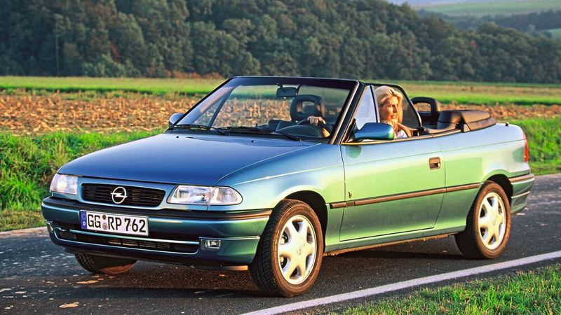 Opel gab Kadett Cabrio und ab 1993 auch den offenen Astra bei Bertone in Auftrag. (Bild: Opel Automobile GmbH)