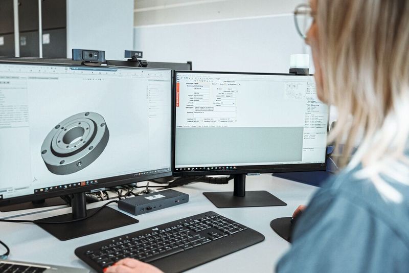 Heute arbeiten rund 340 Mitarbeitende daran, die Vier-Punkte-Geometrie von Drahtwälzlagern und Linearführungen bei Franke weiterzuentwickeln. (Bild:  Franke GmbH)