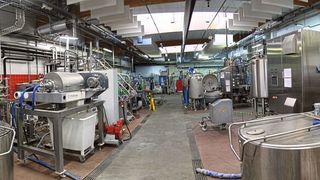 Die Multiprozessanlage ermöglicht Versuche innerhalb der kompletten Verarbeitungskette. (Hosokawa)