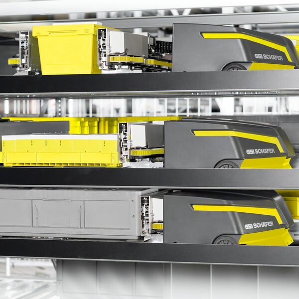 Es ermöglicht eine größenabhängige, vollautomatisch platzoptimierte Lagerung. (SSI Schäfer Automation GmbH)