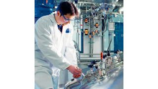 Automatisch und in Echtzeit sammelt und verarbeitet die Software Qubicon alle Daten der angebundenen Prozessgeräte wie etwa von Bioreaktoren und Analysegeräten. (Bilfiinger)