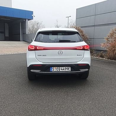 Bei einem sehr hohen Ladezustand der Batterie besteht bei Mercedes EQA (Foto) und EQB ein Brandrisiko. Folge: Rückruf zum Batterietausch. (Bild: Mauritz – VCG)