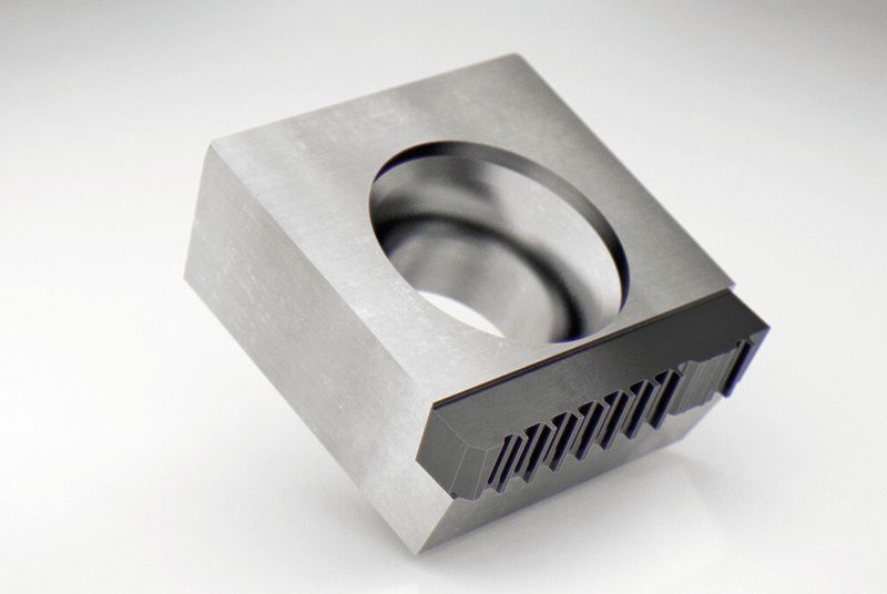 Bild 2: Die Aufrauplatte schafft eine Standzeit von bis zu 5000 Bohrungen. (Bild: Gühring)