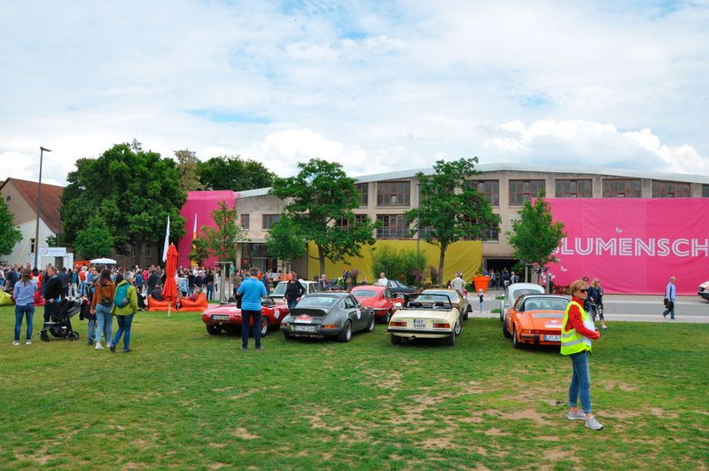 Mittagspause auf dem Gelände der Landesgartenschau in Würzburg. (Weissenberger / »kfz-betrieb«)