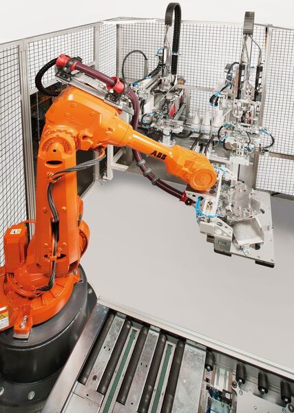 Roboteranlage für die vollautomatische Montage von Helicoil-Gewindeeinsätzen in Druckgussteile. (Indat Robotics)
