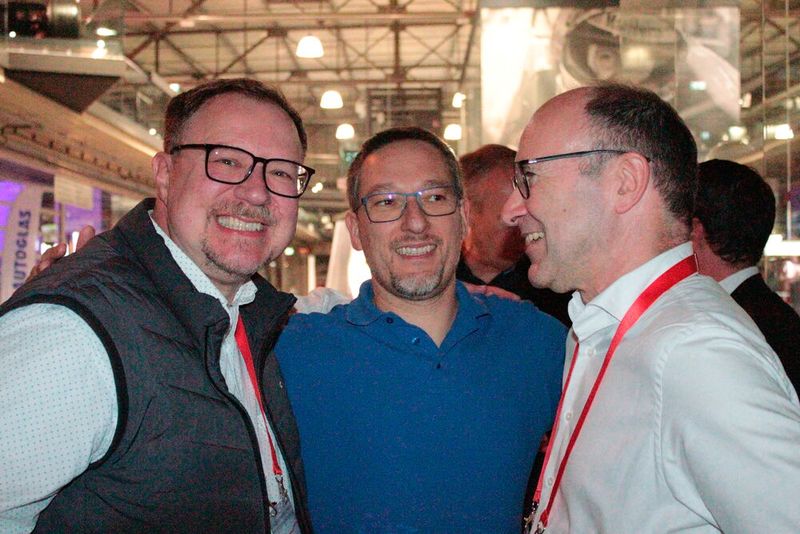 (v. l.) Peter Johnson (Geschäftsführer bei Schwartz IT), Marko Bauer (Geschäftsführer bei Fornax) und Andreas Stemberg (Sales Manager bei Also Deutschland) (Bild: Watchguard Technologies)