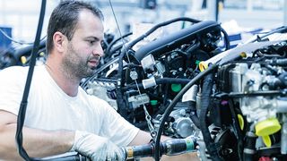 Tschechiens Wirtschaft brummt, so erweitert zum Beispiel Skoda sein Werk in Kvasiny. Davon profitiert auch der Maschinenbau. (Bild: Skoda/andreas pohlmann)