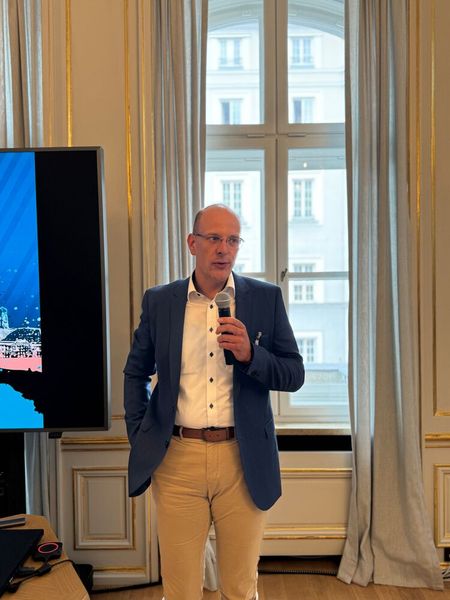 Tobias Joch, Geschäftsführer Inovex, beim Thema: Regualtorik und Innovation, ziemlich beste Freunde? (Bild: Vogel IT-Medien)