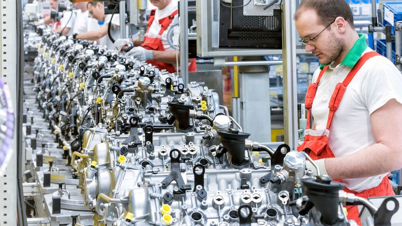 Motorenproduktion bei Audi in Ungarn.(Bild:  Audi)