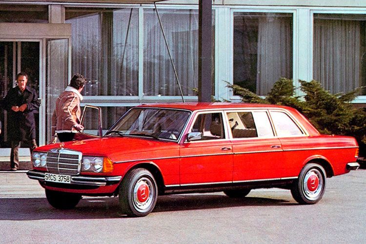Mit langem Radstand wurde der W 123 auch gerne als Hotelwagen eingesetzt. (Foto: Daimler)