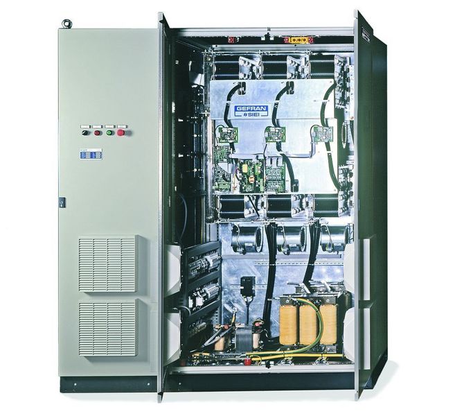 Der Frequenzumrichter SIEIDrive AVy-1012000-KXX-6-DC-IP00, ein 1200kW Umrichter mit Feldvektor orientierter Regelung bei einem Nennstrom von 1200A in 690 V Ausführung. Bild: Gefran Deutschland (Archiv: Vogel Business Media)