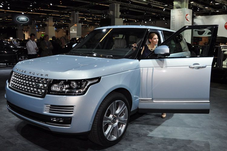 Den Range Rover und den Range Rover Sport gibt es künftig mit Elektro-Unterstützung. Zum Einsatz kommt ein Diesel-Hybrid mit einer Systemleistung von 340 PS. (Foto: Wehner)