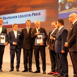Der Landmaschinenhersteller AGCO (unter anderem Fendt und Massey Ferguson) und sein Kooperationspartner 4flow sind Träger des Deutschen Logistik-Preises 2016.