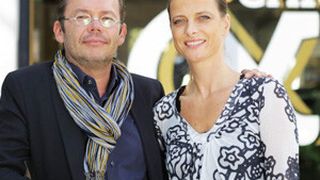 Die Initiatoren des Autohaus-Projektes „Gorillas and Cars“, Stefan und Stefanie Göbel, bieten ihre Autohaus-Café-Marke nun bundesweit als Lizenzkonzept an. (Foto: Atrium Living Pictures)