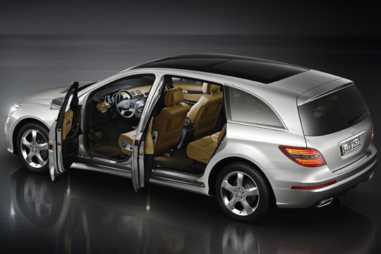Mit dem R 350 Blue-Tec 4matic bietet Mercedes-Benz eines der saubersten Dieselmodelle weltweit. Das Modell erfüllt die für 2014 vorgesehene Abgasnorm Euro 6. (Archiv: Vogel Business Media)