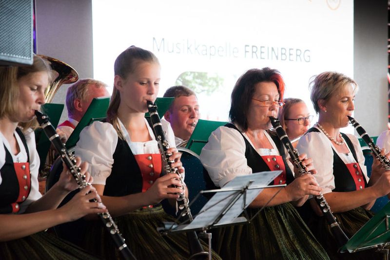 Der Festakt wurde untermalt von zahlreichen Einlagen. Volksmusik war ebenso dabei ... (AVP)