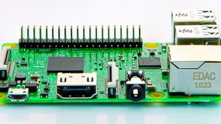Raspberry Pi 3 B: gut zu erkennen ist die Stiftleiste mit 40 Kontakten, darunter den GPIO-Pins. (Farnell)
