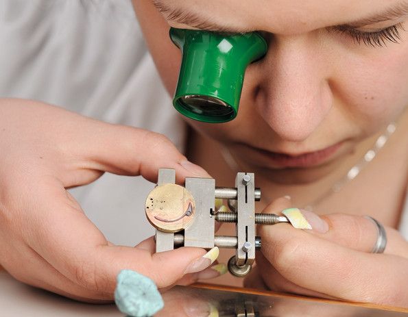 Die Luxusuhren-Manufaktur Grossmann Uhren setzt bei der Entwicklung ihrer Armbanduhrenauf PLM-Software von Siemens Industry. (Siemens/Norbert Windecker)