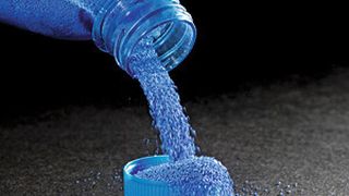 Bild 1: Mit Novopearls Mikrogranulat gelingt das einfache Selbsteinfärben von Kunststoffen. (Bild: Novosystems)