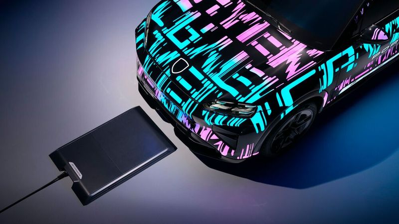 Laden geht auch ohne Kabel. (Bild: Porsdche)