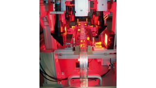 Die Wechselplatten bestehen aus einer modular aufgebauten Streifenführung und allen Komponenten der Bildverarbeitung. Durch die variable Streifenführung können Streifen und Bänder unterschiedlicher Breite und Art präzise geführt werden. (Archiv: Vogel Business Media)