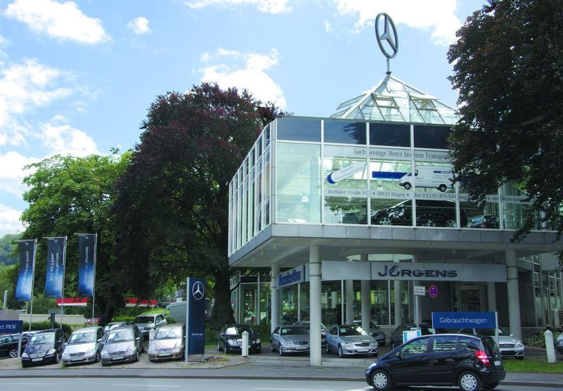 Jährlich verkauft das Autohaus Jürgens 2.300 Gebrauchtfahrzeuge. In der Zentrale in Hagen laufen alle E-Mail-Anfragen für die zwölf Standorte zusammen. (Archiv: Vogel Business Media)