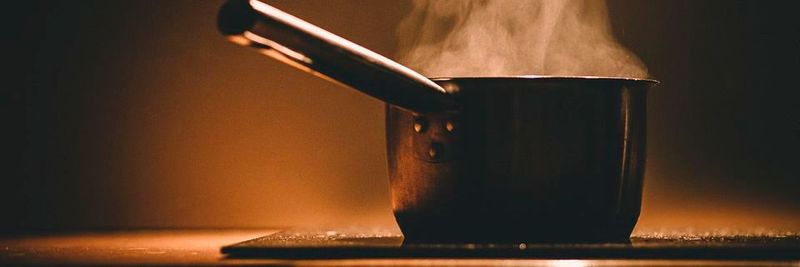 Veränderungen werden überwiegend aus den bestehenden Strukturen heraus getrieben. Weil viele Firmen jedoch nicht über den Tellerrand blicken, kochen sie sprichwörtlich im eigenen Saft.(Bild:   / CC0)