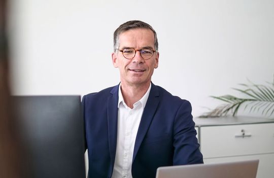 Dr. Jörg Ulrich, CEO der Qlar Group(Bild:  Qlar)