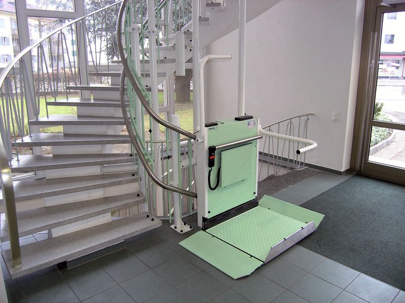 Treppenlifte sind in unterschiedlichsten Ausführungen im Angebot. (Bild: Meier + Co.)