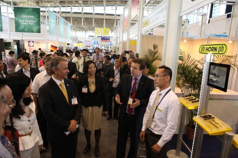 Auch hochrangige politische Delegationen kamen zur Messe. (Bild: AMB China)