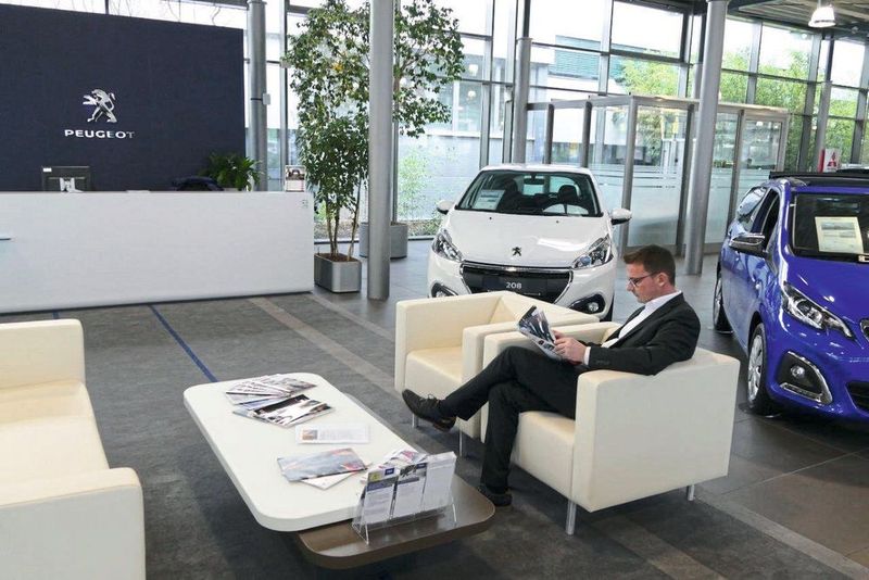 Wartemöglichkeit für Kunden.  (Autohaus Peter)