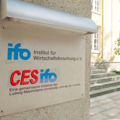 Materialmangel! Das Münchener Ifo-Institut hat deutsche Unternehmen gefragt, wie es mit kritischen Rohstoffen aussieht. Seit Oktober hat sich demnach der Druck auf die Unternehmen verstärkt, was vor allem an Chinas Strategien liegt. (Bild: Ifo)