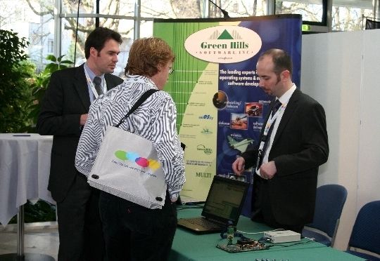 Die Besucher hatten eine breite Auswahl an Anbietern von Betriebssystemen und IDEs. Hier der Stand von Green Hills (Archiv: Vogel Business Media)