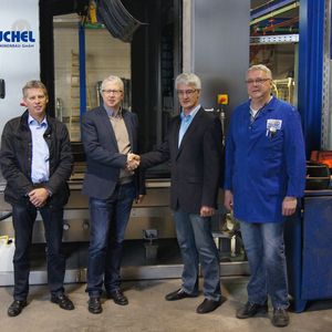 Übergabe der BVL-Teilereinigungsanlage bei Tuchel (von links): Manfred Pöling, Bernhard Sievering (beide BvL), Dieter Beckmann, Rainer Brügge (beide Tuchel).