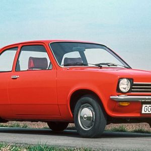 Auch den damals neuen Opel Kadett C gab es mit einem auf Normalbenzin ausgelegten 1,0-Liter-Motor mit 29 kW (40 PS). Der angegebene Normverbrauch: „nur“ 9,0 Liter.(Bild:  Hersteller)