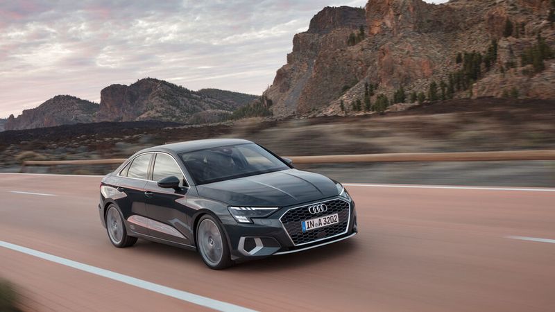 Den neuen A3 Sportback hat Audi bereits vorgestellt, jetzt gibt es erste Bilder der neuen Limousine. (Audi)