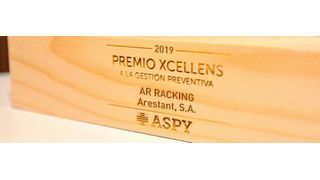 Zeichen einer vorbildlichen betrieblichen Gesundheitspolitik: der "Xcellens"-Preis für AR Racking. (AR Racking)