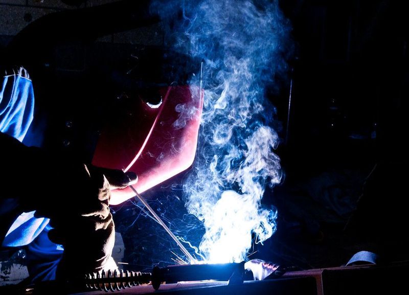 Wie Anwendungen in der Praxis, beispielsweise in der fertigenden Industrie aussehen können, berichten Redakteure aber auch praxisnahe Experten im Themenkanal 