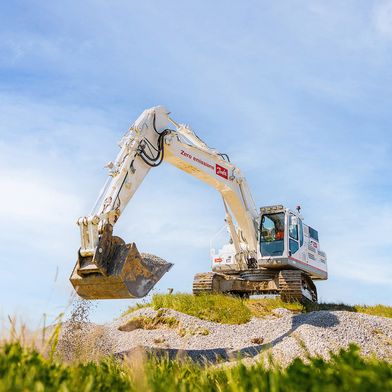 Mit dem Dextreme-Max-System von Danfoss benötigt dieser batterieelektrische Bagger in einem repräsentativen Arbeitszyklus-Mix 35 Prozent weniger Energie, was die Batterielaufzeit um gut die Hälfte verlängert.  (Bild: Danfoss Power Solutions)