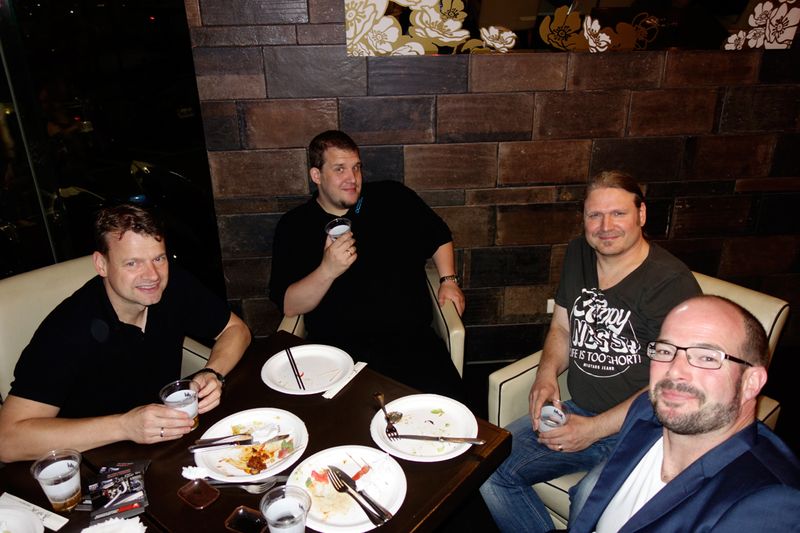 Andreas Walter und Jens Gottsleben, Alphacool, Ron Classen und Michael Alber, Cooler Master (Bild: IT-BUSINESS)