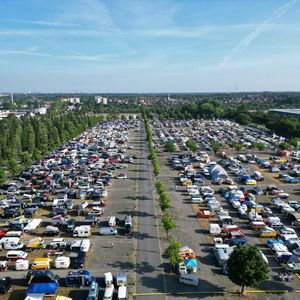 Laut Veranstalter waren 6.000 Bullis beim Festival in Hannover – aus allen sieben Generationen des Modells.(Bild:  Henning Scheffen)