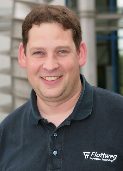 Martin Jarosch, Werksleiter bei Flottweg, weiß wie wichtig es ist, Mitarbeiter flexibel einsetzen zu können. „Wir wollen noch stärker ausbilden und Zerpaner zu Schweißern machen und Schweißer zu Zerspanern.“ (Flottweg)