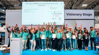 Die Sieger des VDE Studierendenwettbewerbs Cosima wurden auf der electronica in München ausgezeichnet. (Bild: Jonas Kron / VDE)