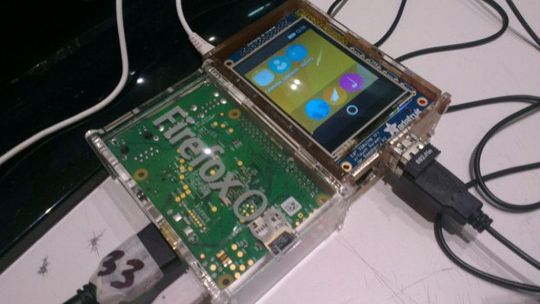 Firefox OS: Das browserbasierte Betriebssystem soll im Laufe von 2015 voll auf das Raspberry Pi optimiert werden.(Bild:  Richard King)